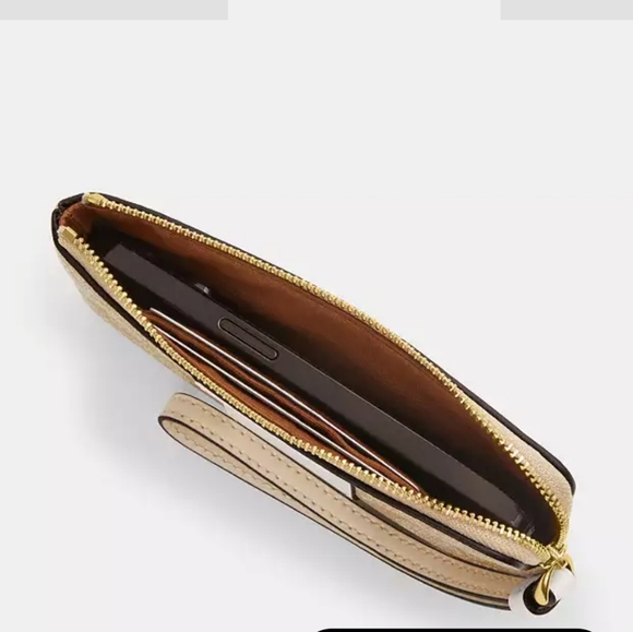 Coach wristlet - Picture 4 of 5